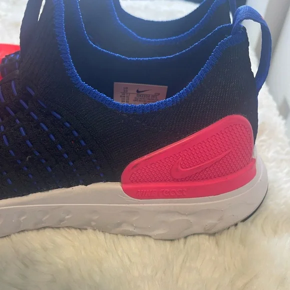 Nike React Phantom Run Flyknit 2 Black Bright Crimson Women’s Size 10 - Picture 5 of 15